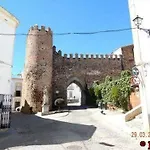 Buhardilla Rustica Mirando A Santa Catalina Lägenhet Jerez De Los Caballeros