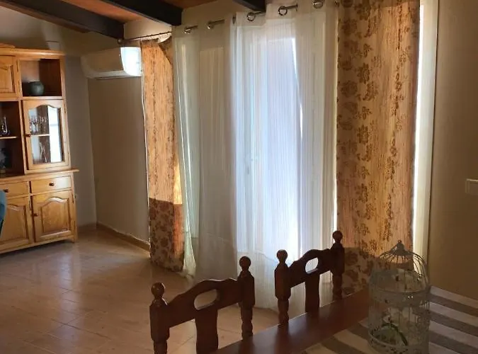 Buhardilla Rústica Mirando A Santa Catalina